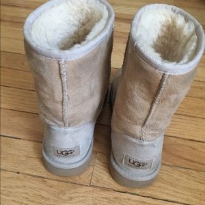 Women’s tan Ugg boots size 5
